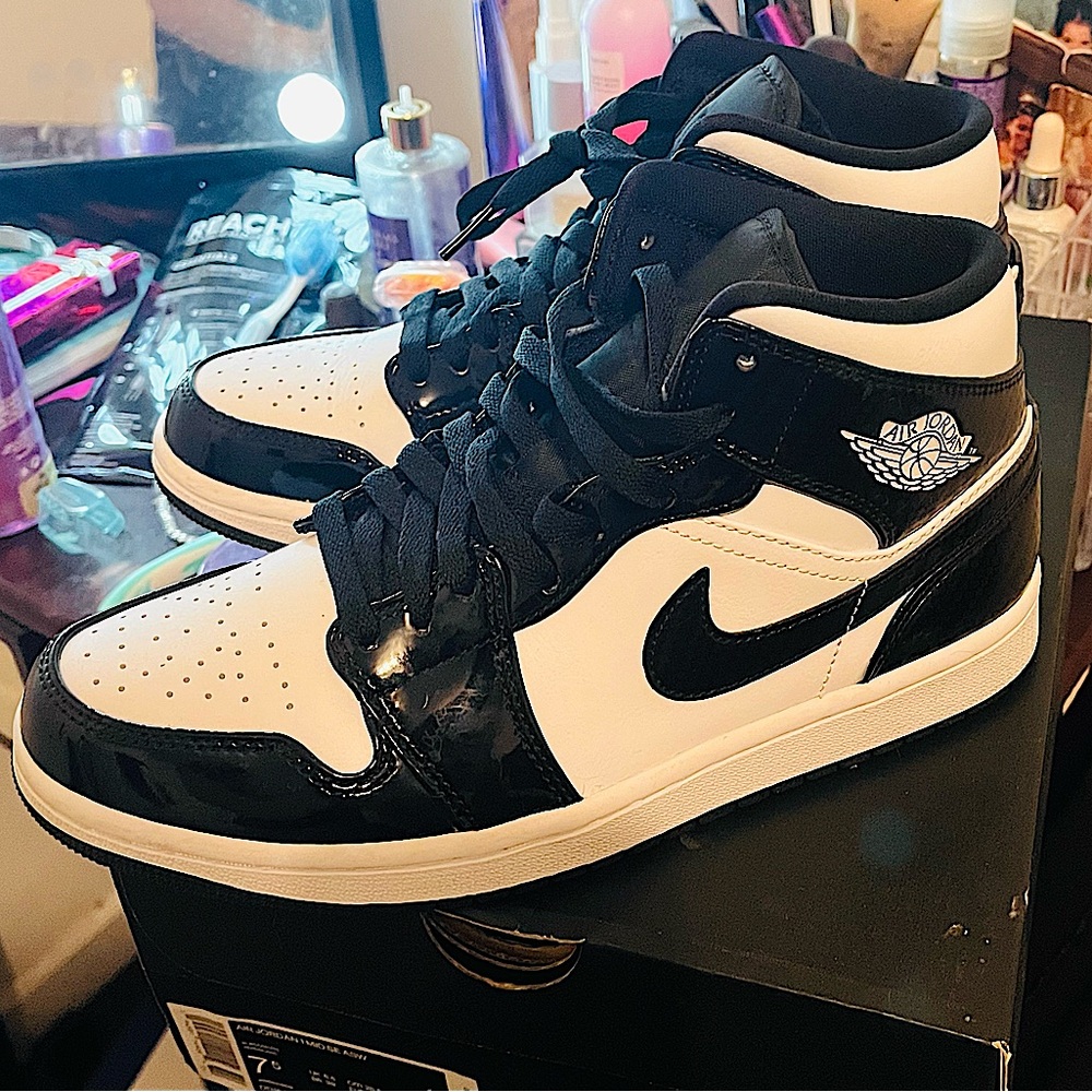 Nike Jordan’s wore twice no wear or tear still look new.